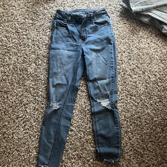 Never worn too tight, high rise skinny jeans in great condition - Picture 2 of 3